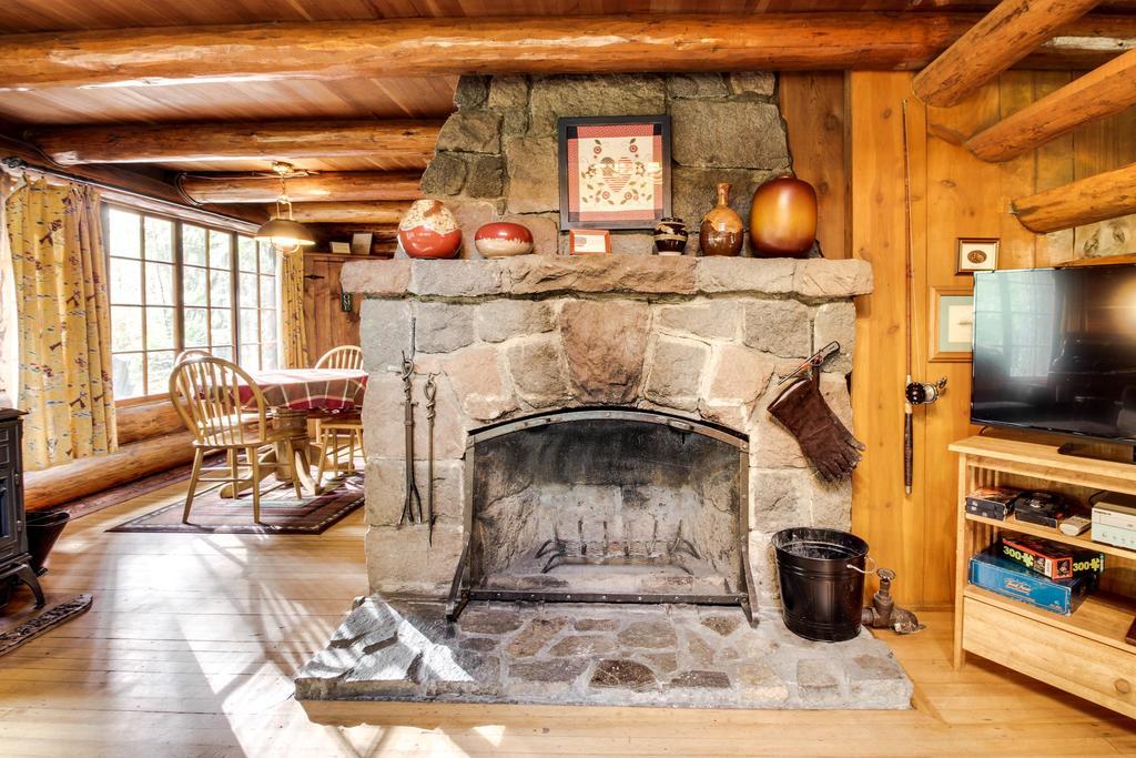Zoe'S Log Cabin Welches Eksteriør billede