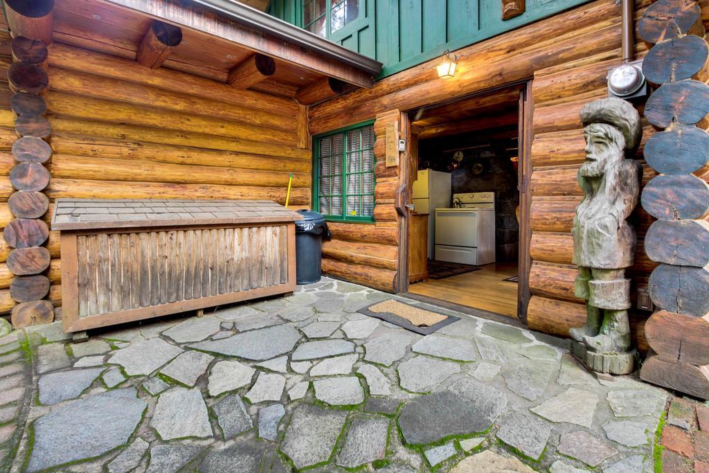 Zoe'S Log Cabin Welches Eksteriør billede