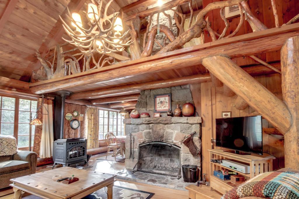 Zoe'S Log Cabin Welches Eksteriør billede